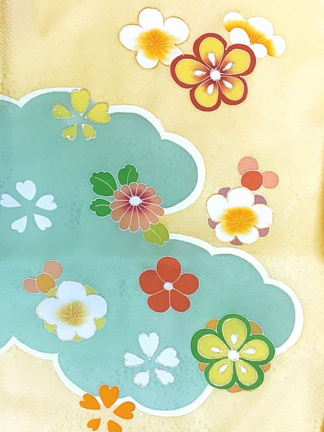 七五三 着物 7歳 絵羽柄 金駒刺繍 四つ身の子供着物 正絹「淡黄色、鼓
