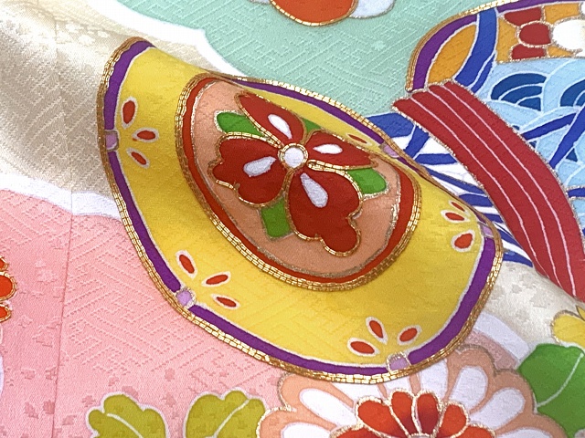 七五三 着物 7歳 絵羽柄 金駒刺繍 四つ身の子供着物 正絹「淡黄色、鼓