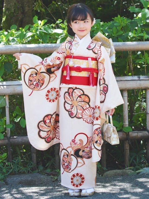 京都室町st. 七五三 ブランド 着物 「紅一点」の正絹 7歳女の子着物 