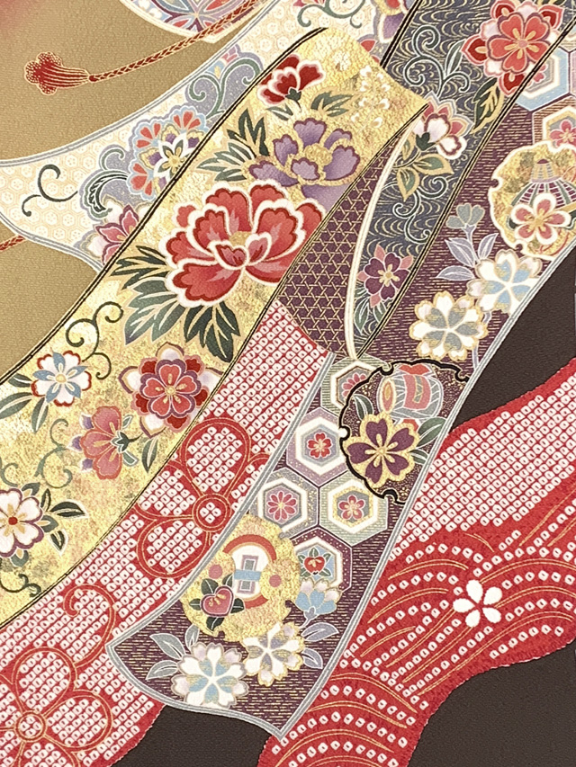 絵羽柄の振り袖 正絹 TLサイズ 大振り袖 豪華絢爛 金彩 刺繍入り 成人