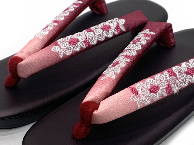 草履 フリーサイズ 女性用 刺繍入り鼻緒の草履(ウレタンソール底