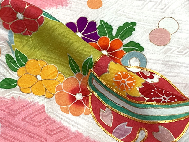 正絹☆レア＆本格的な回廊文様の絵羽に視線釘付け☆5歳から小柄な7歳七五三用祝い着 京都室町st. 七五三 7歳 着物 女の子用 正絹 本絞り 総刺繍 絵羽