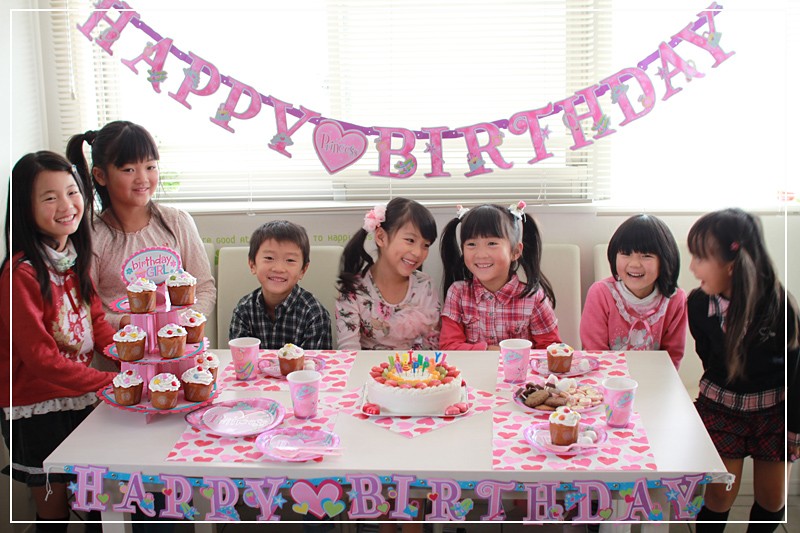 お誕生日 パーティー　飾りつけ