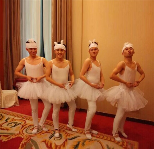余興 チャイコフスキー バレエ 2次会 発表会 衣装 男性 白鳥の湖 四羽の白鳥 コスプレ スパンコール おもしろコスチューム ダンス 結婚式 18jun05vcjwdf02 Fairy Dust 通販 Yahoo ショッピング