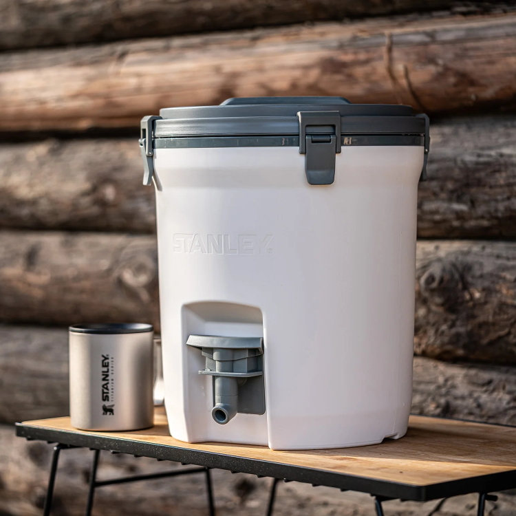 Amazon | STANLEY(スタンレー) ウォータージャグ 3.8L グリーン