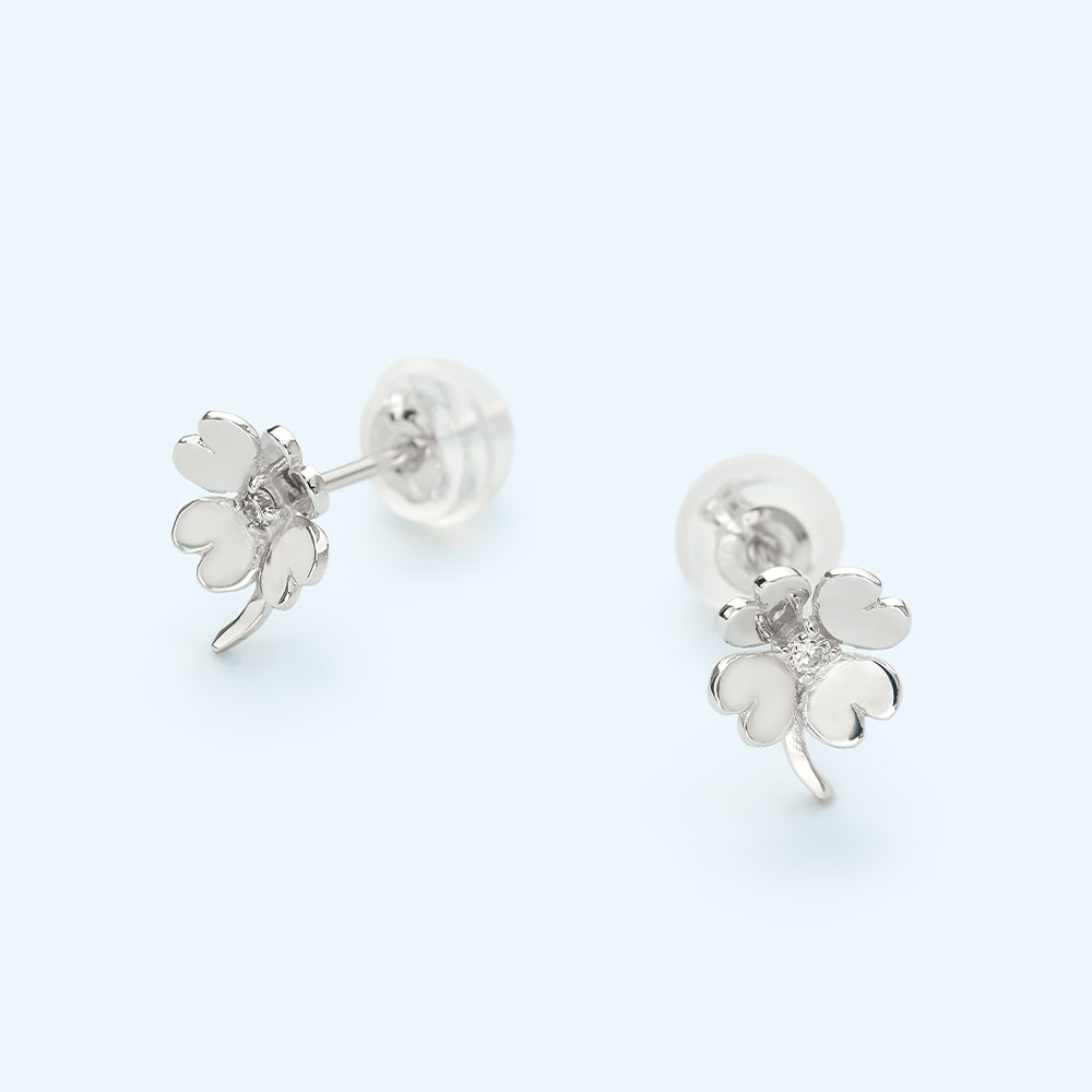 ピアス K10 ホワイトゴールド ダイヤモンド 計0.02ct クローバー 四つ葉 四葉 シンプル 可愛い プレゼント 自分用 L&Co.（エルアンドコー）の画像