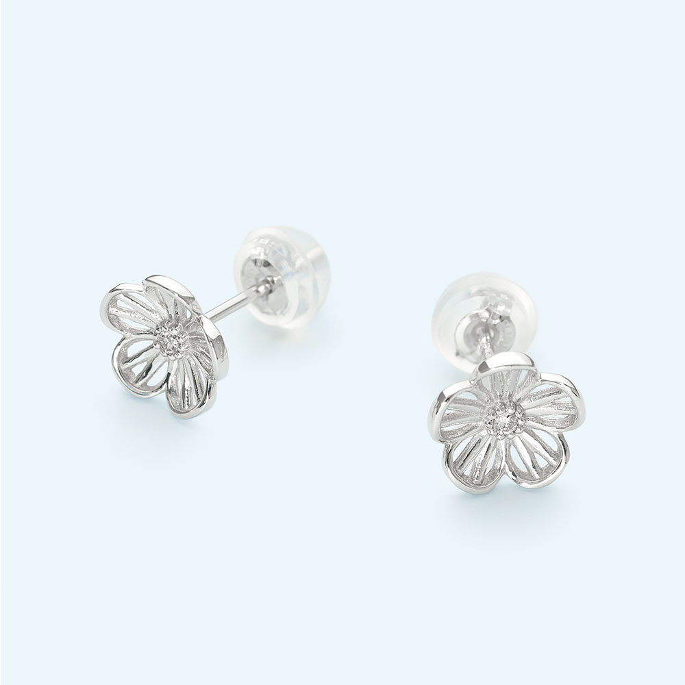ピアス K10 ホワイトゴールド ダイヤモンド 計0.02ct 花 五枚花 シンプル 可愛い プレゼント 自分用 L&Co.（エルアンドコー）の画像