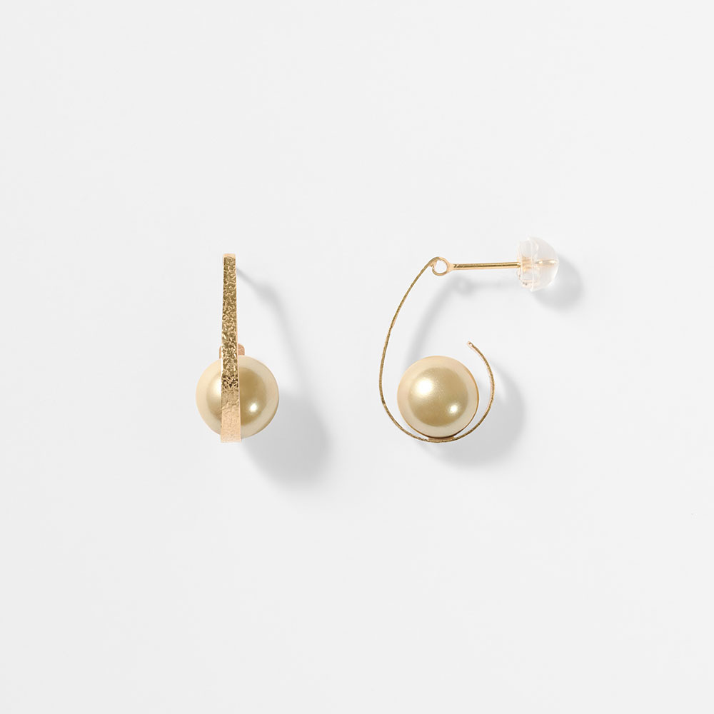 Jewel closet by L&Co. ピアス K10 イエローゴールド カラーシェル