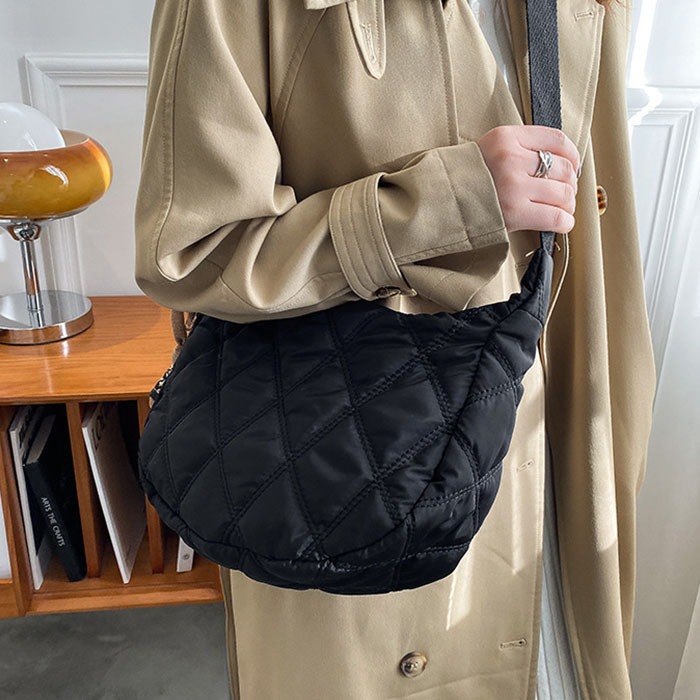 レディース ショルダーバッグ キルティングバッグ 斜めがけ 黒