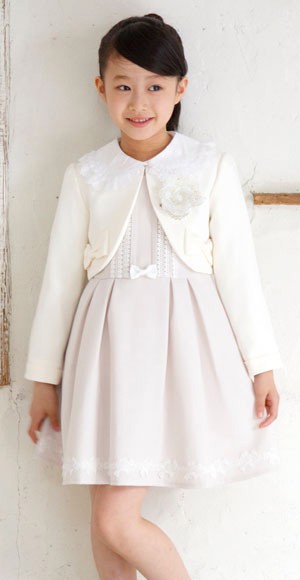 卒業式や入学式の女の子スーツ