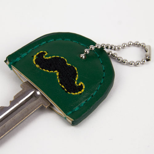 刺繍のアイコンがポイントのカップルで使える ペアキーカバー【全5色】 