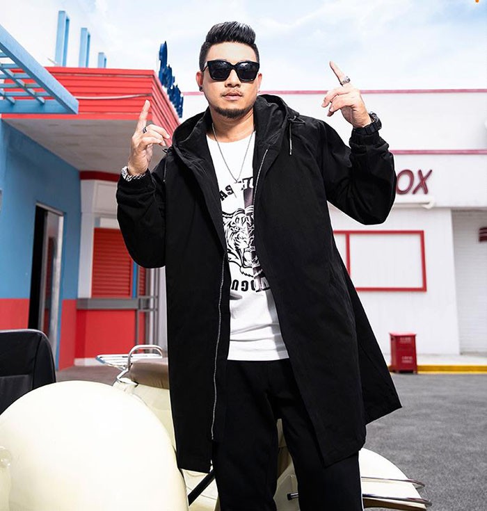 チェスターコートです チェスターコート メンズ 大きいサイズ アウター 無地 トレンチコート メンズ ロング丈 カジュアル ビジネス 紳士 通勤 着痩せ効果 Fc チェスターコート メンズ 大きいサイズ アウター 無地 トレンチコート メンズ ロング丈 通勤