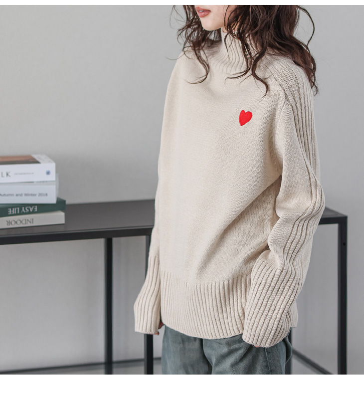 ハートロゴ 刺繍 ハイネック ニット トップス リブ【lstpaw24-697】【to25】【即納：1-5営業日】【送料無料】60込 ハートロゴ 刺繍 ハイネック ニット トップス リブ 体型カバー