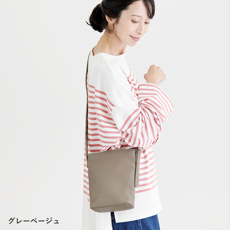 本革 ショルダーバック 斜めがけ サコッシュバッグ シュリンクレザー