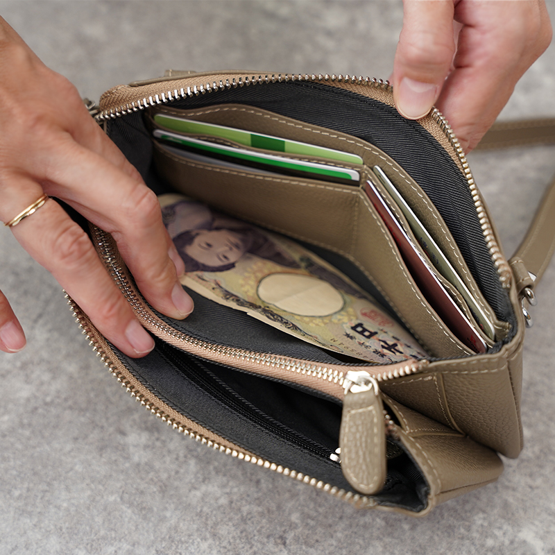 本革 お財布ショルダー ショルダーバッグ 軽量 コンパクト シュリンク