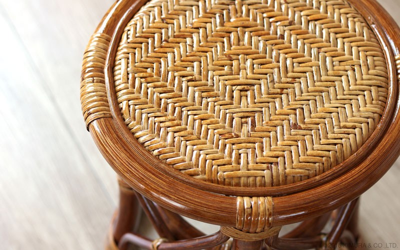 カシニョール 籐椅子の婦人 カシニョール 籐椅子の婦人 カシニョール 籐椅子の婦人 カシニョール