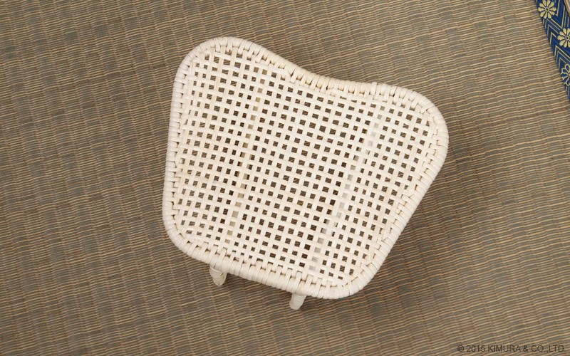 正座が楽になる　ラタンチェア