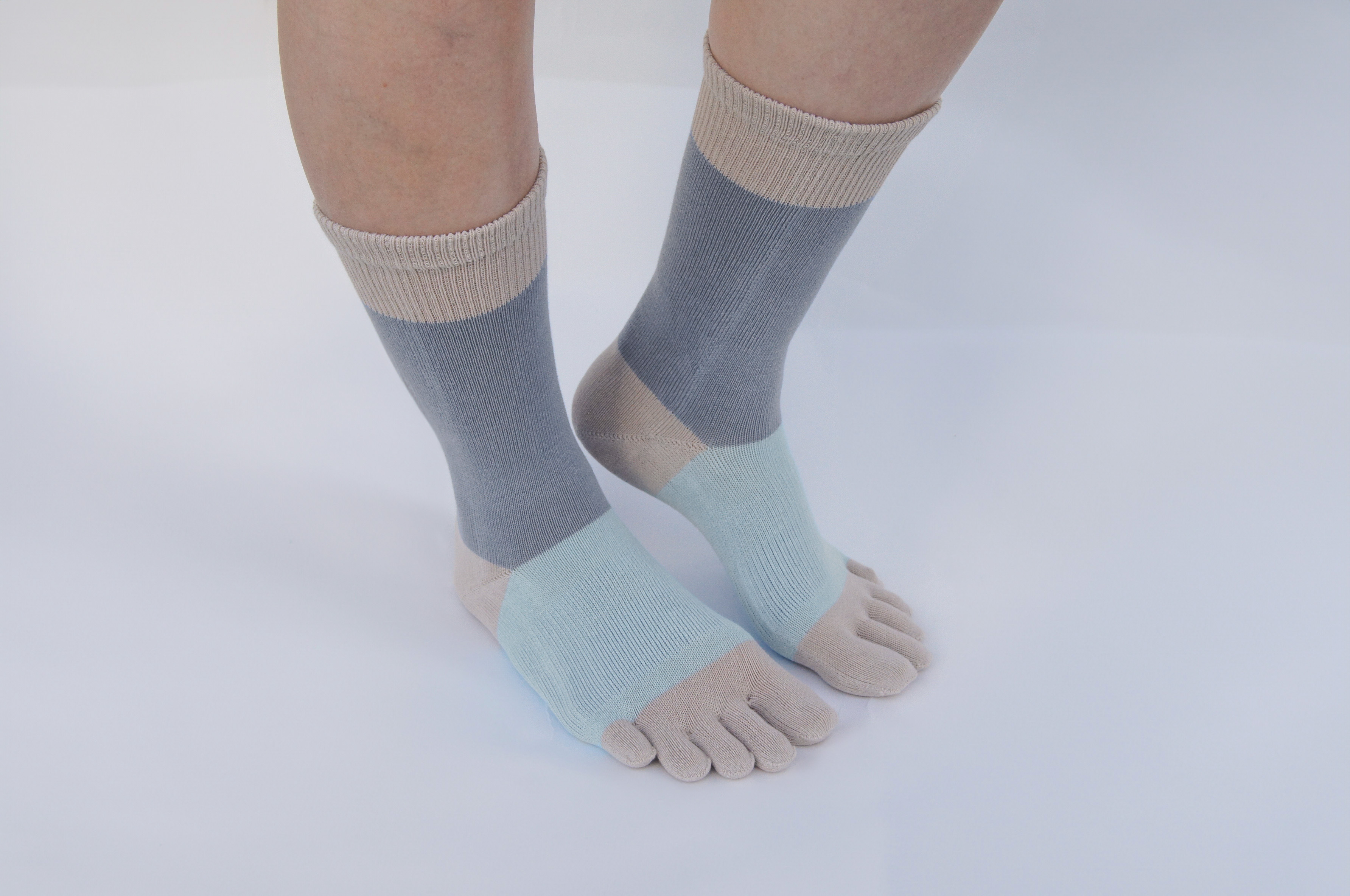 5本指ソックス クルー 22-24cm 外反母趾 抗菌防臭 10693 ユビラックス スリーカラーズ カラフル サポート  レディース 五本指 靴下 日本製 LASANTE |  | 03