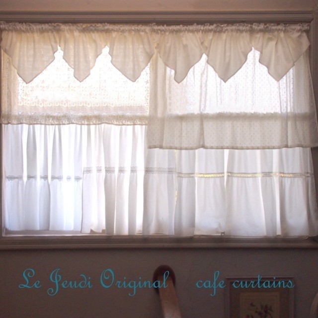 カフェカーテン　短いカーテン　バランス　突っ張り棒　窓の飾り　さんかく　かわいい　