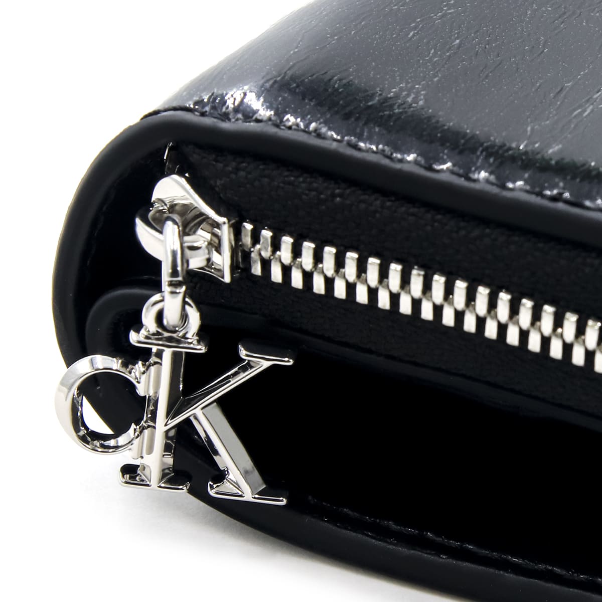 カルバンクライン Calvin Klein CK 長財布 METALLIC FLAP ZIP AROUND カルバンクライン Calvin Klein CK 長財布 METALLIC FLAP ZIP AROUND