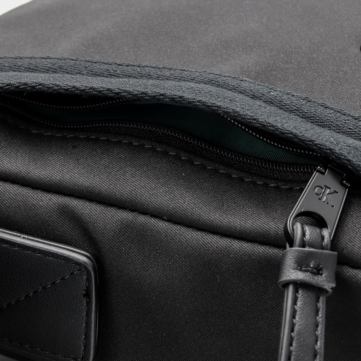 カルバンクライン ショルダーバッグ メンズ レディース Calvin Klein 