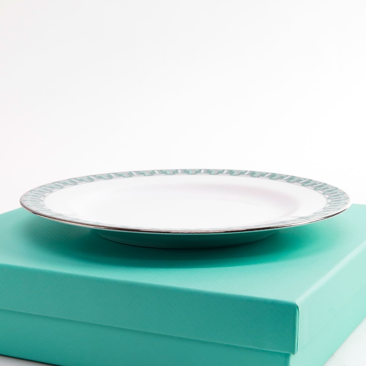 ティファニー 食器 結婚祝い TIFFANY＆Co プレート 皿 T トゥルー