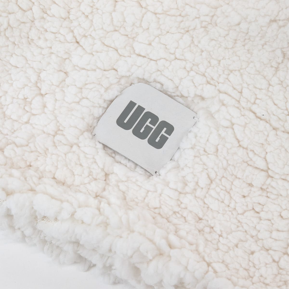 UGG マフラー アグ マフラー レディース ストール マフラー シェルパ オーバーサイズド スカーフ ボア SHERPA OVERSIZED SCARF 20052 クリスマスプレゼント 女性 彼女 通販 2025