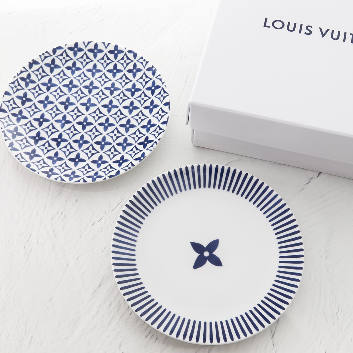 LOUIS VUITTON☆セット4 アシェット レザーケース付き☆すぐ届く