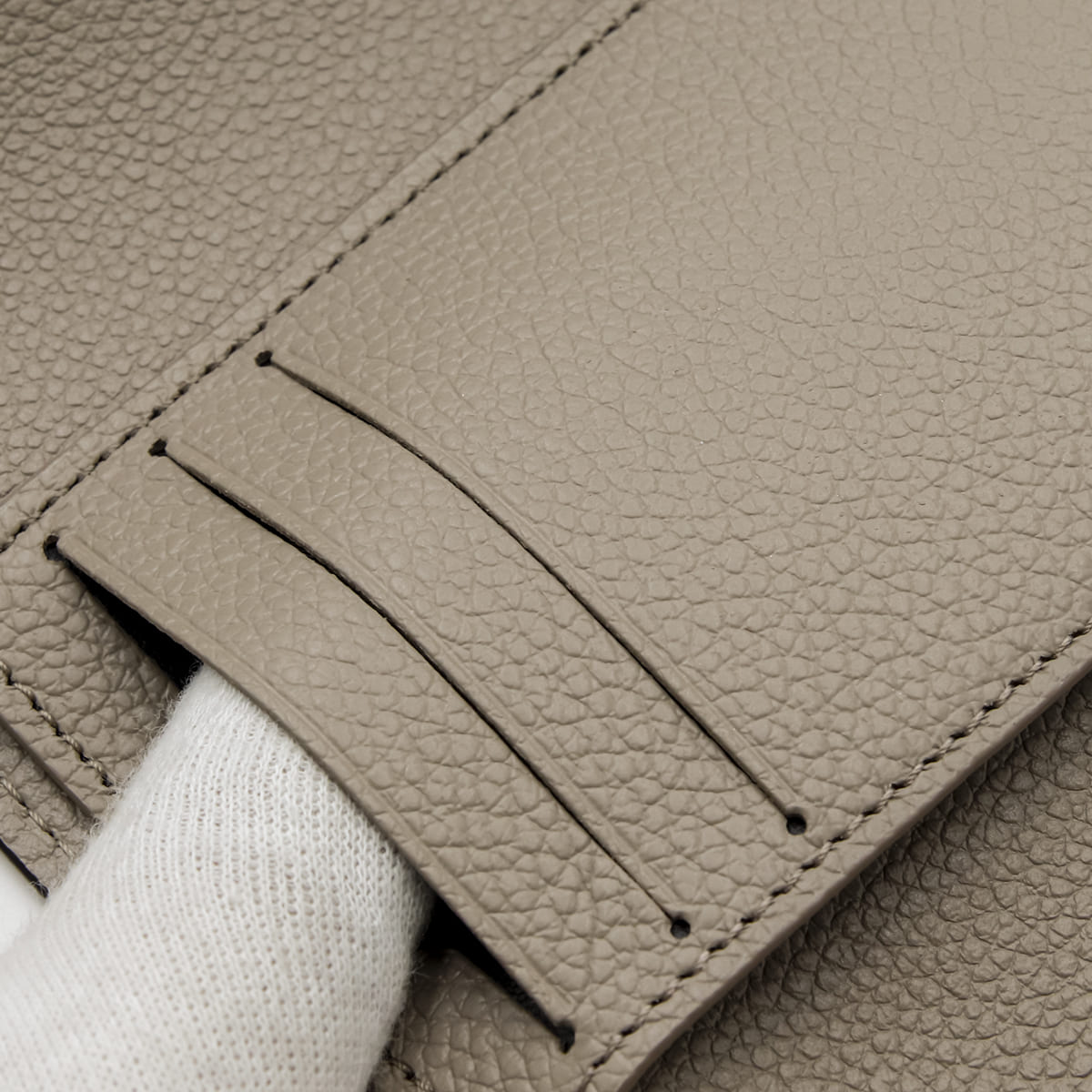 ルイヴィトン LOUIS VUITTON ポルトフォイユ ヴィクトリーヌ M81861