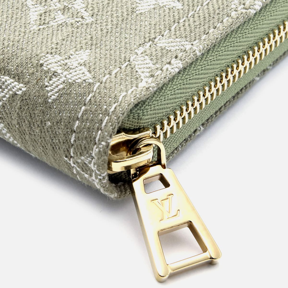 ルイヴィトン 財布 型押し LOUIS VUITTON（ルイ・ヴィトン） 二つ折り財布 メンズ LOUIS VUITTON