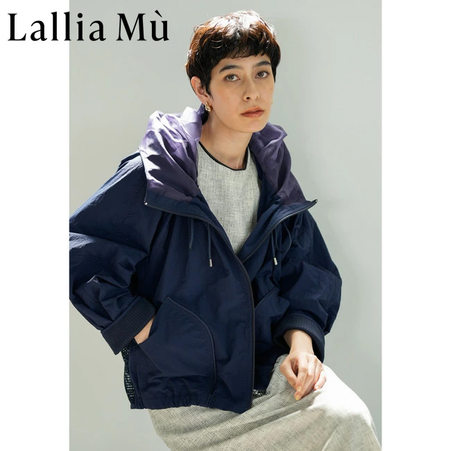 予約販売) Lallia Mu ラリアムー ギャザー フード ナイロン ブルゾン