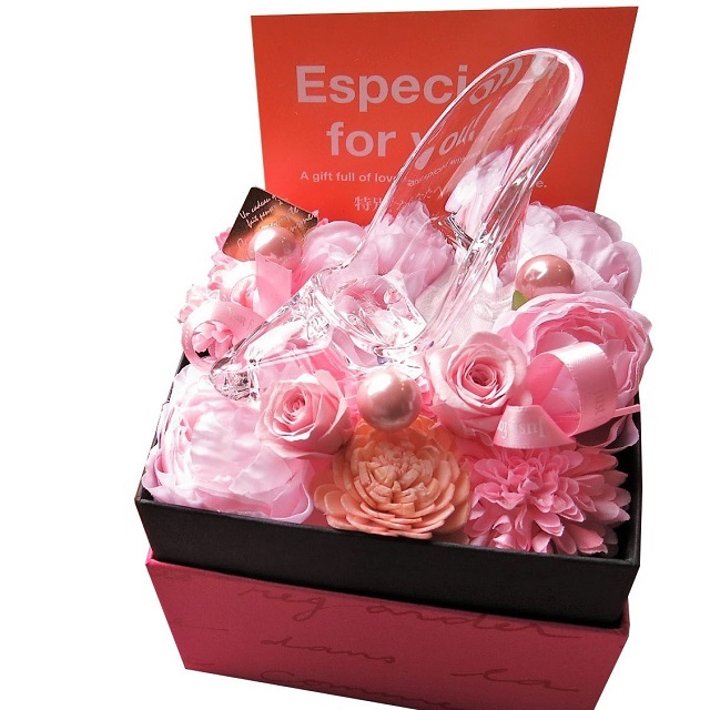 クリスマスプレゼント 彼女 シンデレラ ガラスの靴入り サプライズ 花束風 クリアーケース付き プリザーブドフラワー入りギフト ピンク仕上げ 人気 Z0dmay9mq3 Www Naga Travel Com