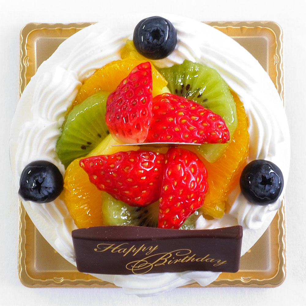 フレッシュフルーツ乗せ生クリームショートケーキ