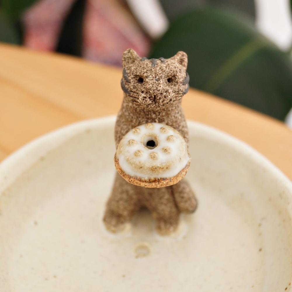 猫 線香たて お香たて お悔やみ 黒猫 白猫 茶トラ ハチワレ キジトラ ミケ 三毛 ペット用仏具 お線香 日本製 仏具 ヒーリング インセンススタンド ギフト 贈り物 |  | 06