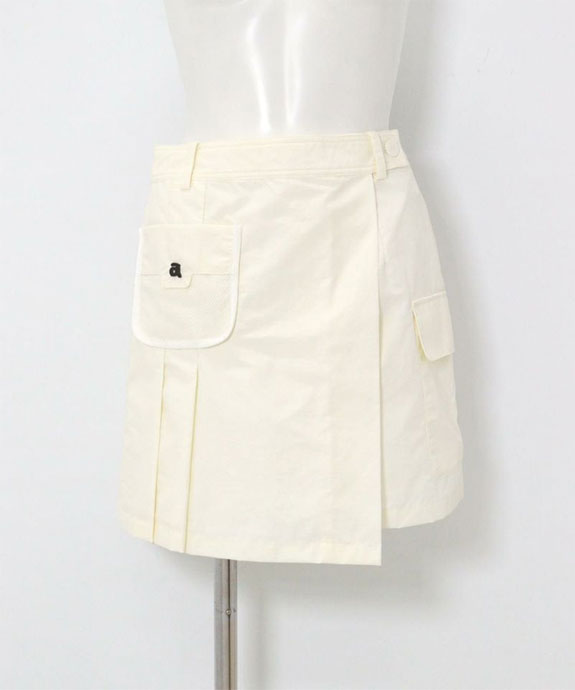新品　未使用のアルチビオのホワイトメッシュスカートです。 archivio（アルチビオ） ゴルフ レディース メッシュポケットアシメ
