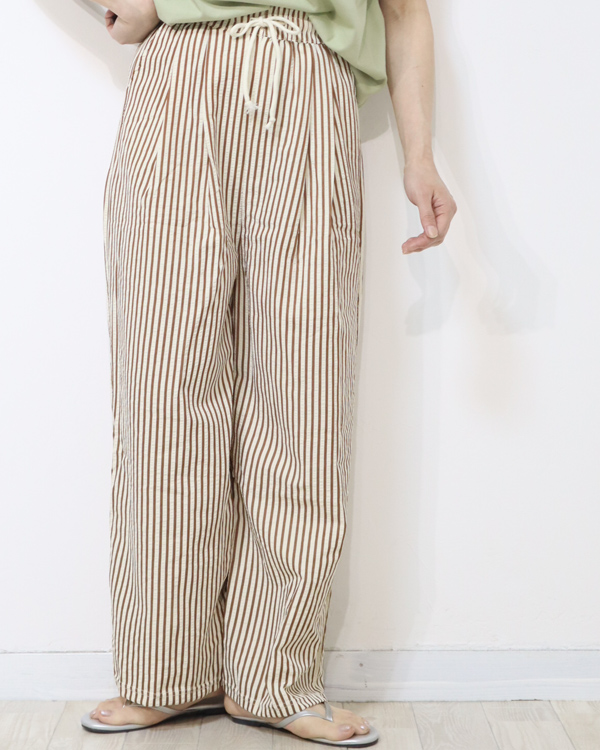 ストライプワイドパンツ カジュアルスタイル STRIPE PANTS】春から夏へ。気温別ストライプパンツコーデを