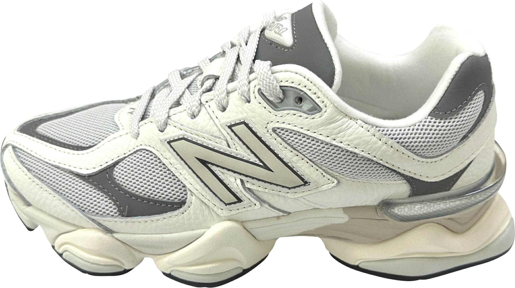 NEW BALANCE「ニューバランス」U9060AGA Sea Salt with Castlerock