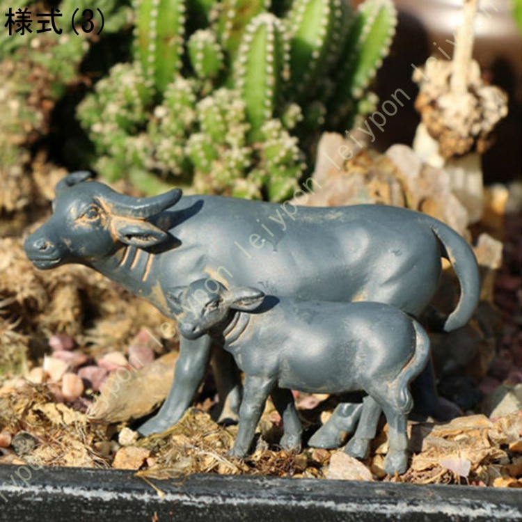 牛の置物（ガーデン用オーナメント、オブジェ）｜庭