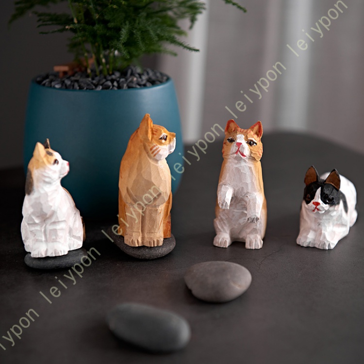 猫置物可愛い 猫の木製置物 木彫りの置物 ミニチュア シカ 置き物 猫 小さめ 猫の彫刻 ねこ 木製猫 マイクロ ホームデコレーション 仔猫  部屋装飾品 猫の彫刻