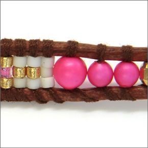 チャンルー BG-3947 NEO PNK/N BRW ≪2015SS≫１ラップブレスレット ネオンピンク・シードビーズ、ネオンスワロフスキーパールなどをナチュラルブラウンレザーで編み込んだシングルブレス