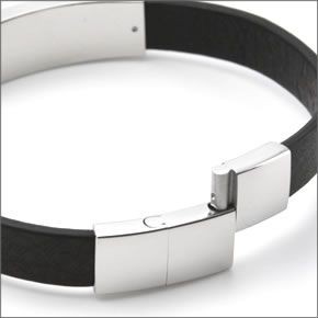 エンポリオアルマーニ EGS1941040 イーグルロゴ プレート ラバー ブレスレット ステンレススチール