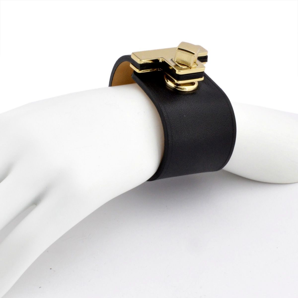 メゾンボワネ Maison Boinet 95027G 79 04 Black M  ヒネリ金具 レザー ブレスレット バングル 40mm