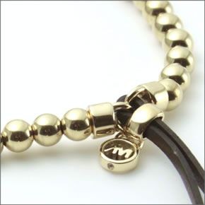 マイケルコース Gold-Tone Logo Plaque Bead Bracelet ミニロゴチャーム付 ロゴ刻印プレート ストレッチ ビーズ ブレスレット MKJ3343710