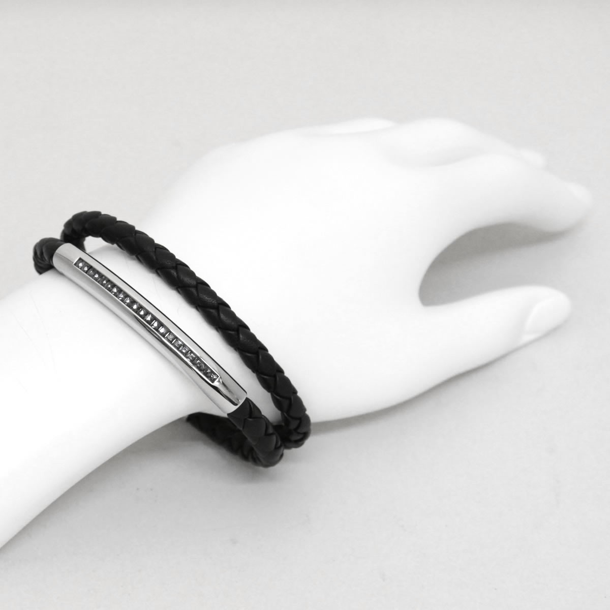 スワロフスキー　メンズコレクション SWAROVSKI 5252387 ダークグレークリスタル 編み込みレザー 2連 ダブルラップ ブレスレット Gesture