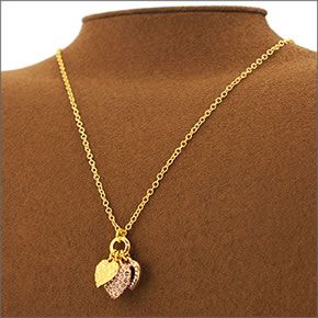 コーチ ≪取り寄せ商品≫ オンブレ パヴェ トリプル ハート ネックレス  95200 GD/GD/N