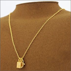コーチ ≪取り寄せ商品≫ パヴェ ハート・スクエア・ハイヒールモチーフ ネックレス 95852 GD/PK/N