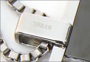 ディーゼル  ブレイブマン＆ロゴモチーフ ペンダント ネックレス シルバー DX0359040