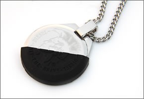 ディーゼル  ブレイブマン×メタル ラバーモチーフ  ペンダント ネックレス ブラック シルバー DX0471040