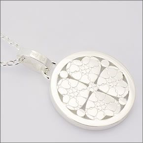 フォリフォリ ≪取り寄せ商品≫ HEART4HEART  ハートフォーハート シルバープレーテッド×クリスタル クローバーハートモチーフネックレス 3N13F016C