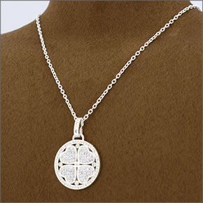 フォリフォリ ≪取り寄せ商品≫ HEART4HEART  ハートフォーハート シルバープレーテッド×クリスタル クローバーハートモチーフネックレス 3N13F016C